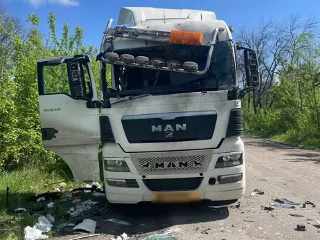 Возле Волчанска россияне ударили FPV-дроном в грузовик во время движения, есть раненый